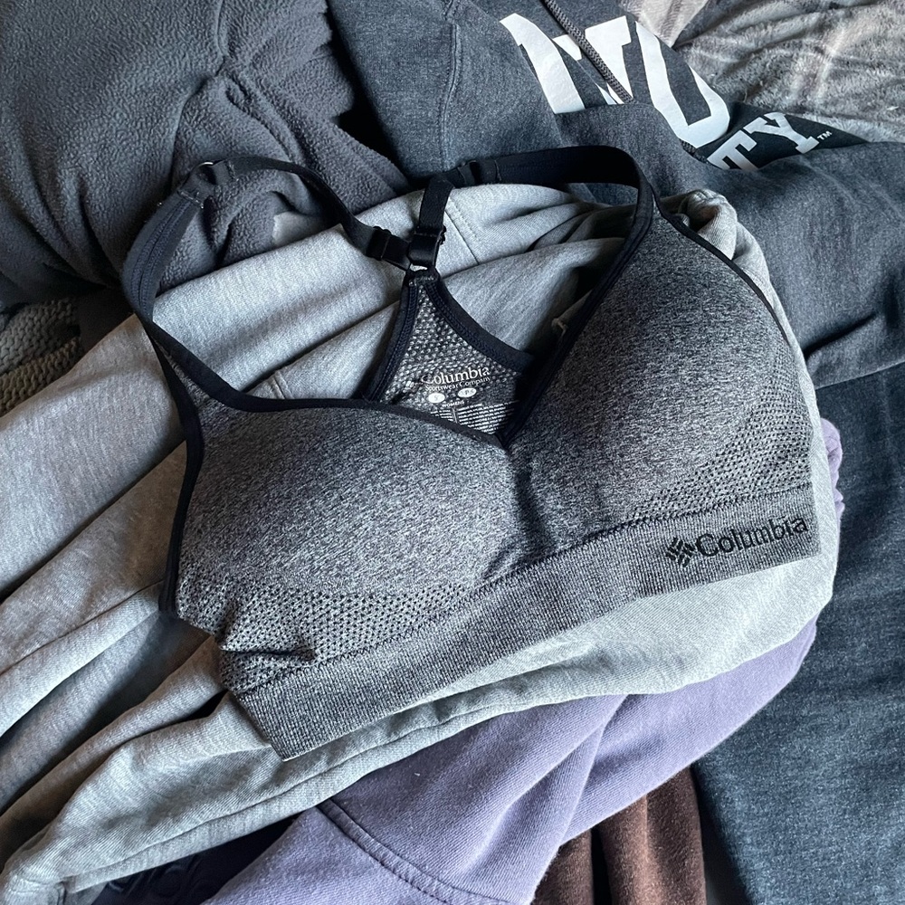 Columbia gray/black sports bra